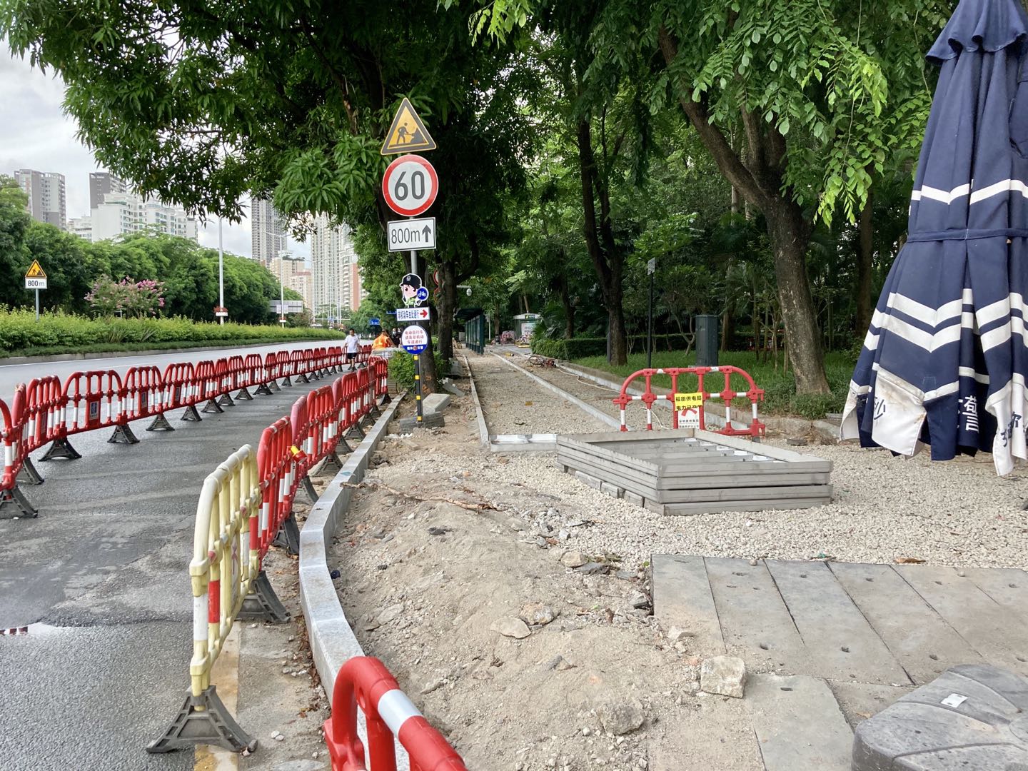 深圳の歩道再舗装現場（1）